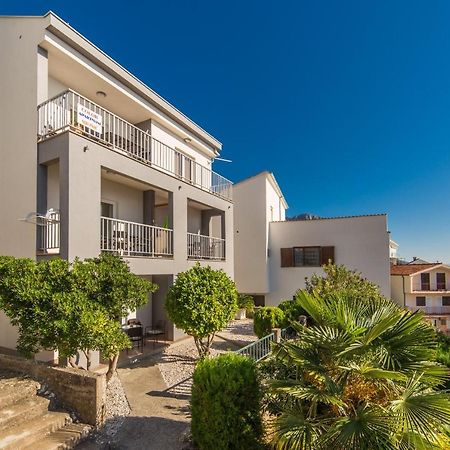 Apartments By The Sea Brist, Makarska - 11078 Exterior foto