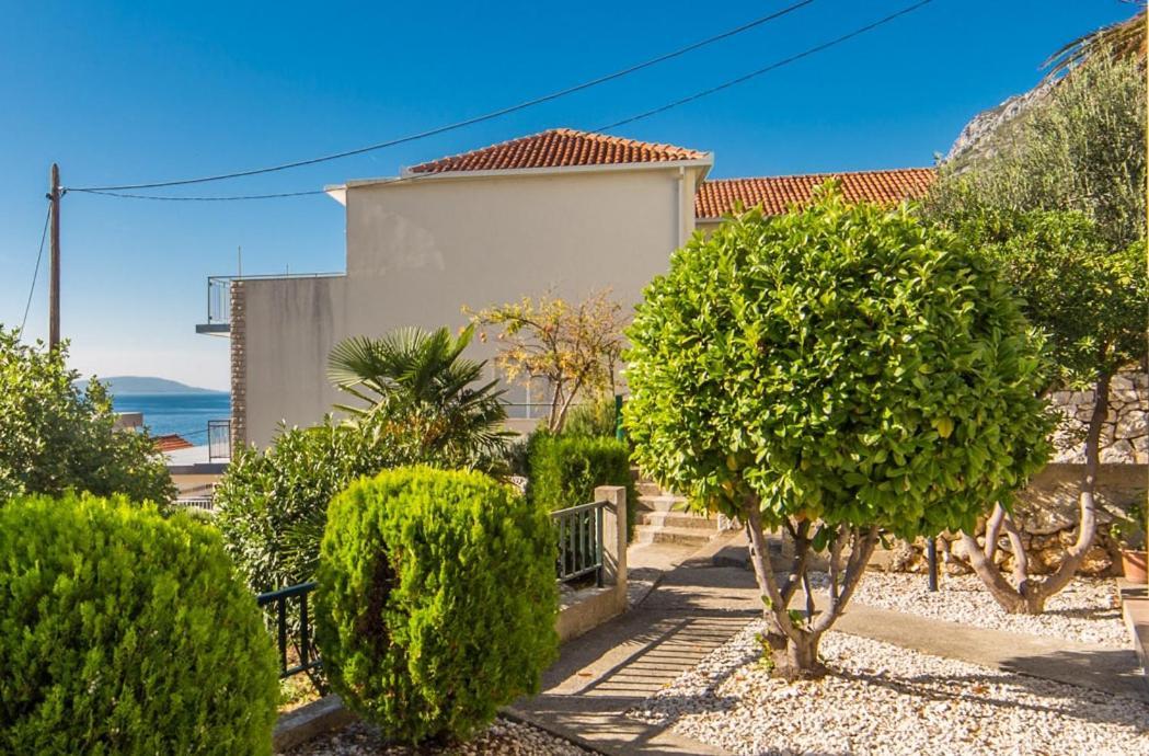 Apartments By The Sea Brist, Makarska - 11078 Exterior foto