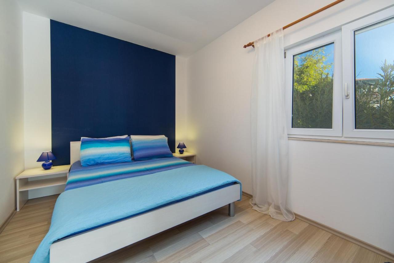 Apartments By The Sea Brist, Makarska - 11078 Exterior foto