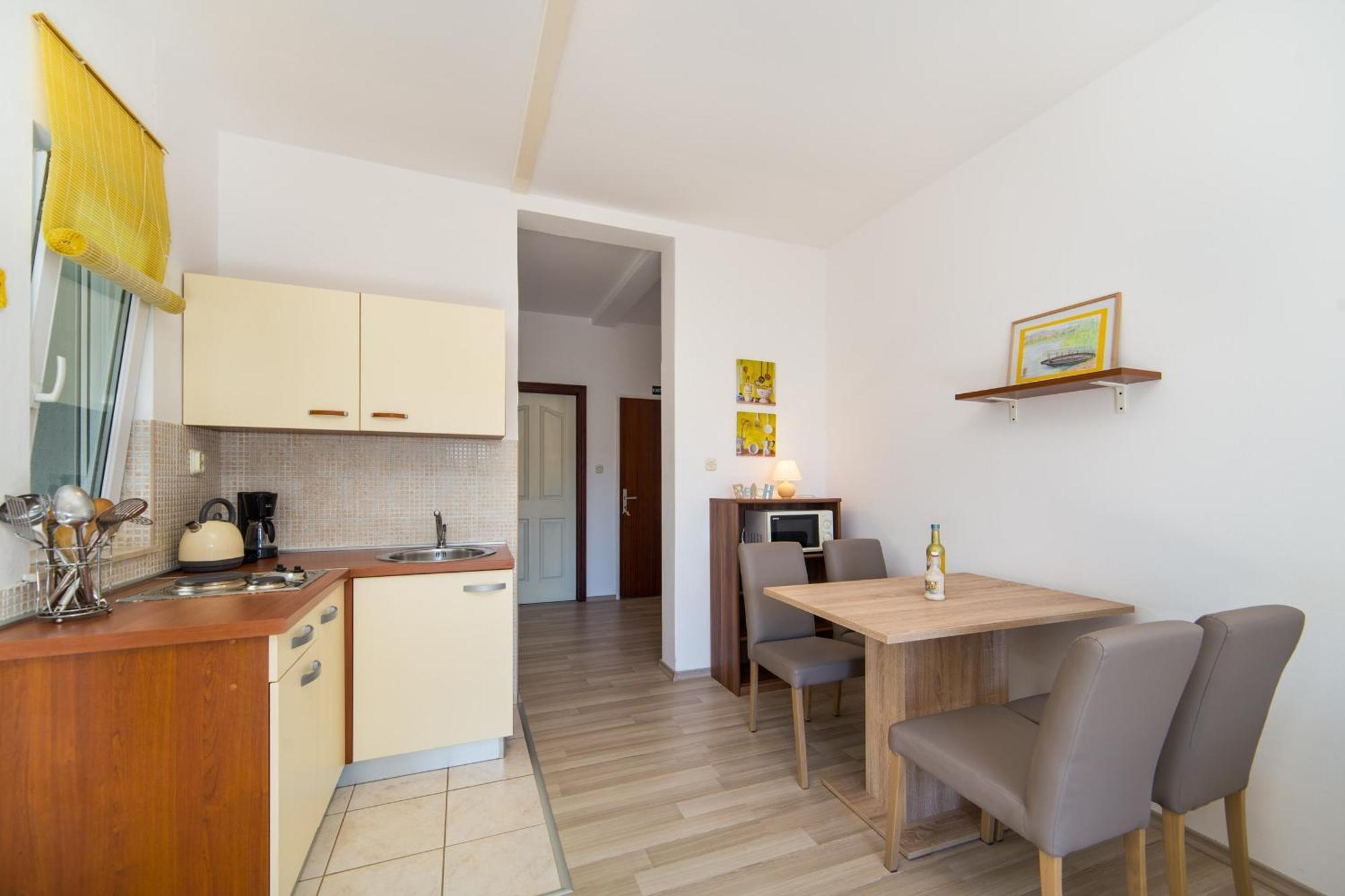 Apartments By The Sea Brist, Makarska - 11078 Zimmer foto