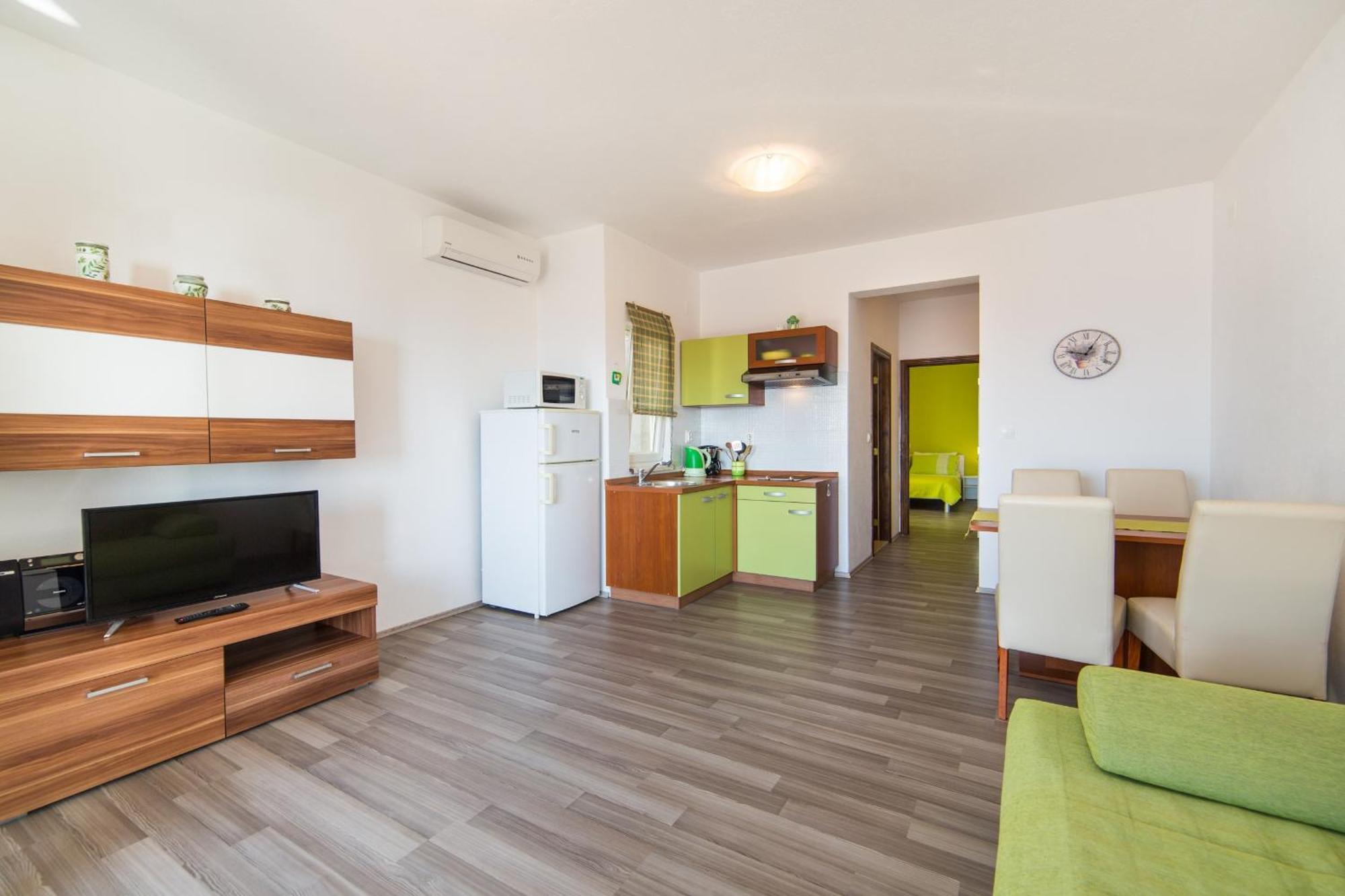 Apartments By The Sea Brist, Makarska - 11078 Zimmer foto